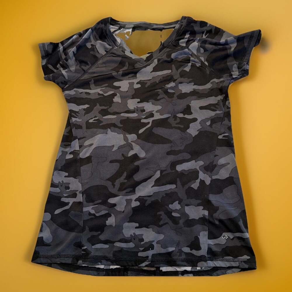 LEG3ND Shirt Women Small Camo Inspire Athletic Crewneck Soft Lightweight Casual